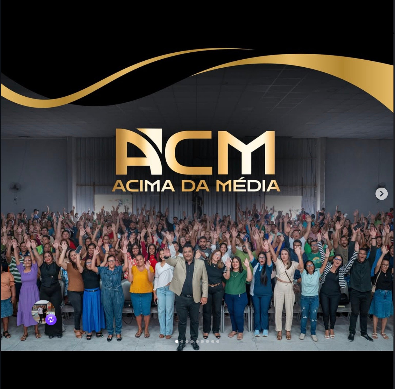 Grande grupo de participantes em encontro do Método ACM